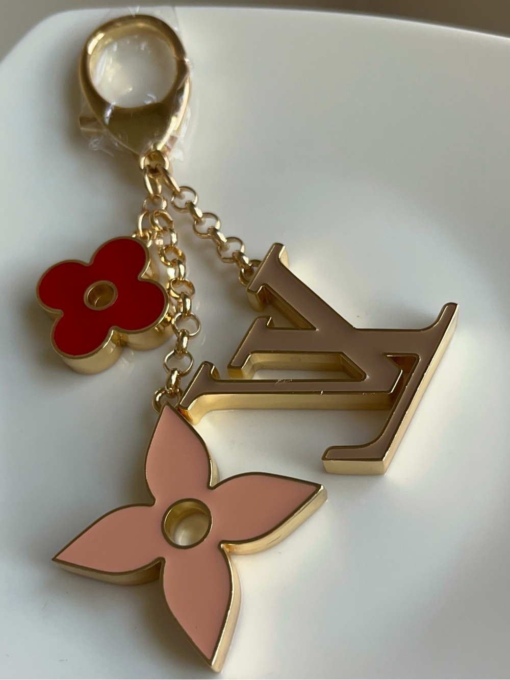 Louis Vuitton LOGO Fleur de Monogram Bag Charm & Key Holde –Flower Enamel Motifs